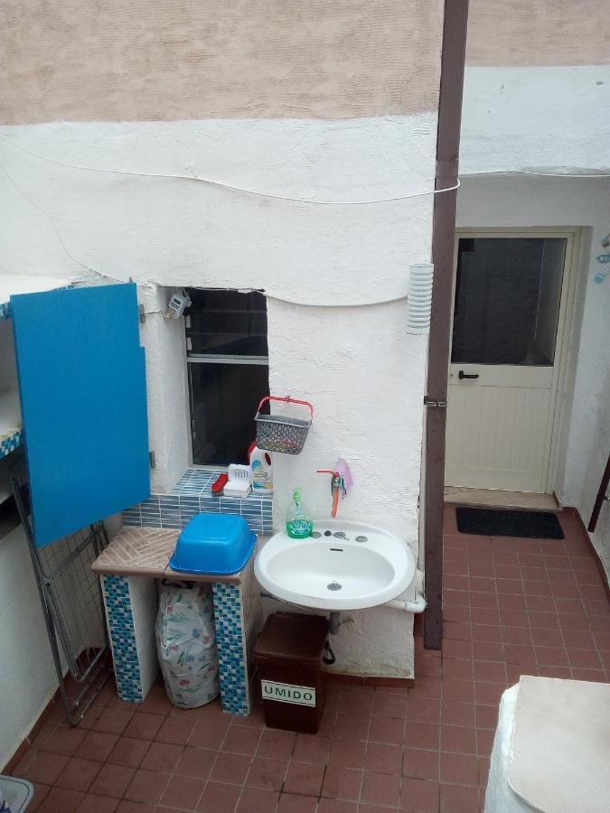 Al Mare, Al Sole, Si', Ma Nella Casa Del Minatore Buggerru Eksteriør billede