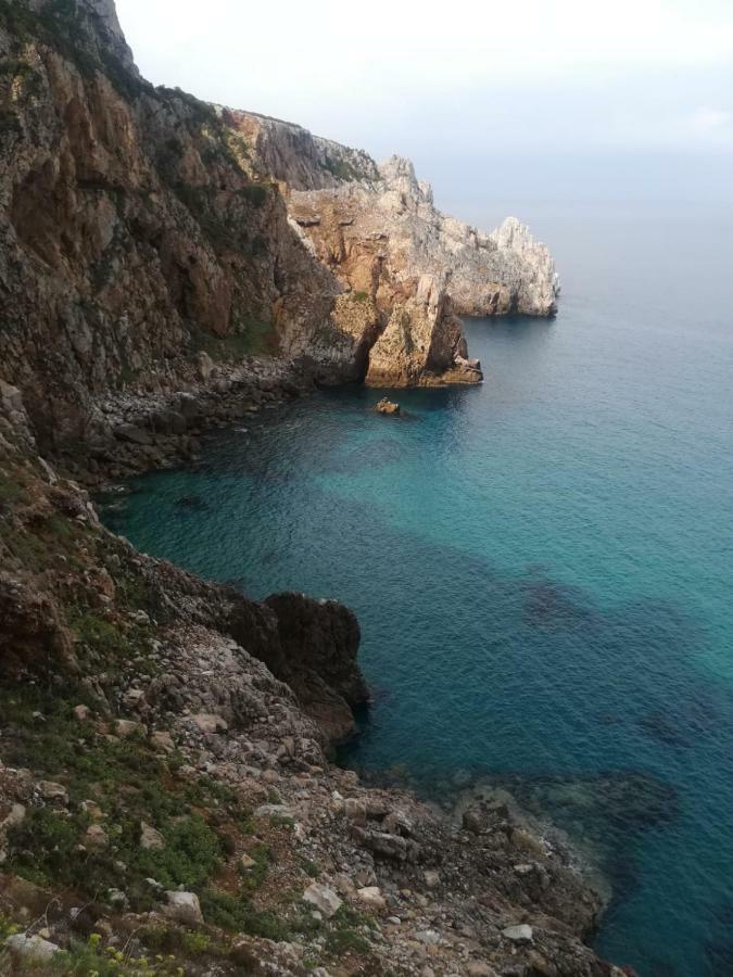 Al Mare, Al Sole, Si', Ma Nella Casa Del Minatore Buggerru Eksteriør billede